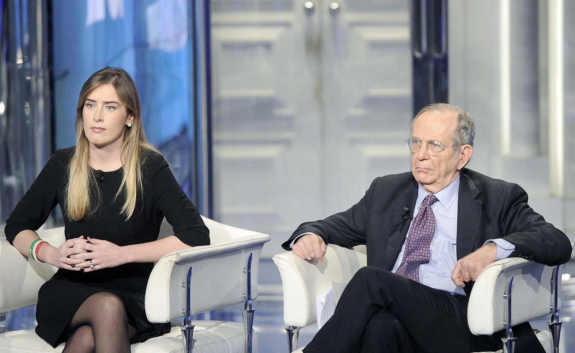 Maria Elena Boschi, la frase sibillina di Pier Carlo Padoan: "Parlatene pure con Palazzo Chigi due"