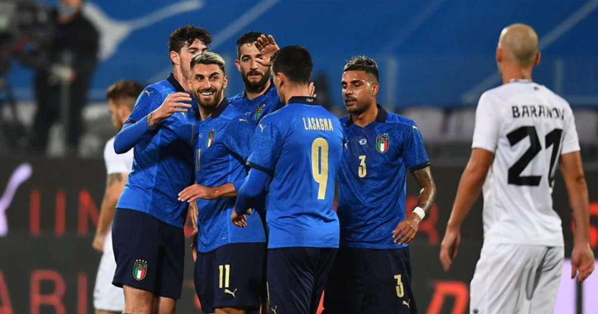 Nazionale, l'Italia batte l'Estonia 4-0. Azzurri senza problemi, a segno con Grifo (2), Bernardeschi e Orsolini