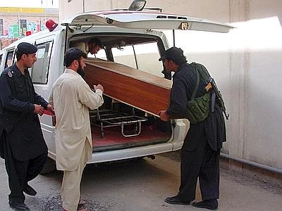 Pakistan, duplice attentato davanti a chiesa Almeno 60 morti a Peshawar