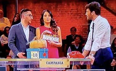 Affari Tuoi, Chiara nella bufera: "Brutta figura", la palpata sconvolge tutti