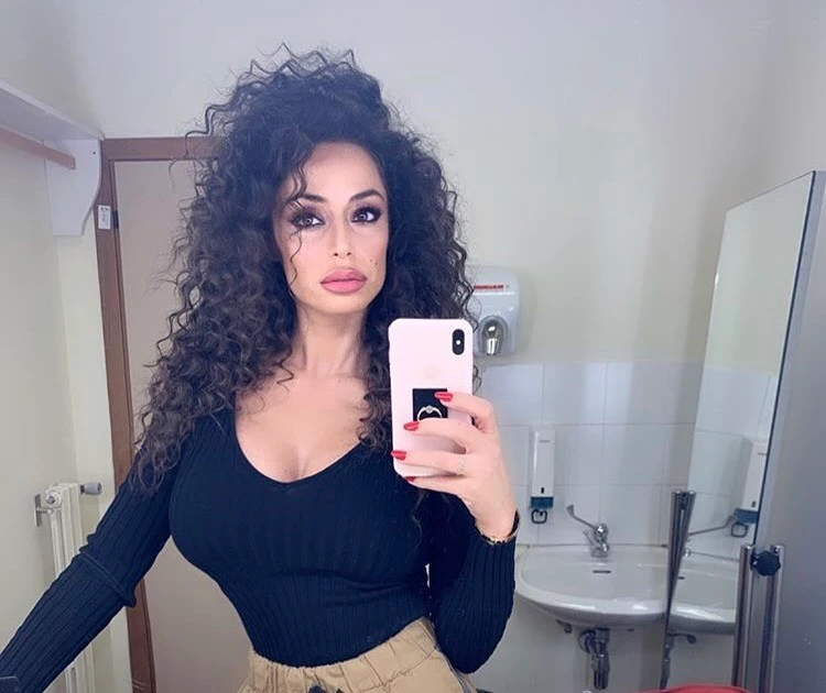 Raffaella Fico, il cambio di look che fa impazzire l'Italia: "Perché lo ho fatto"