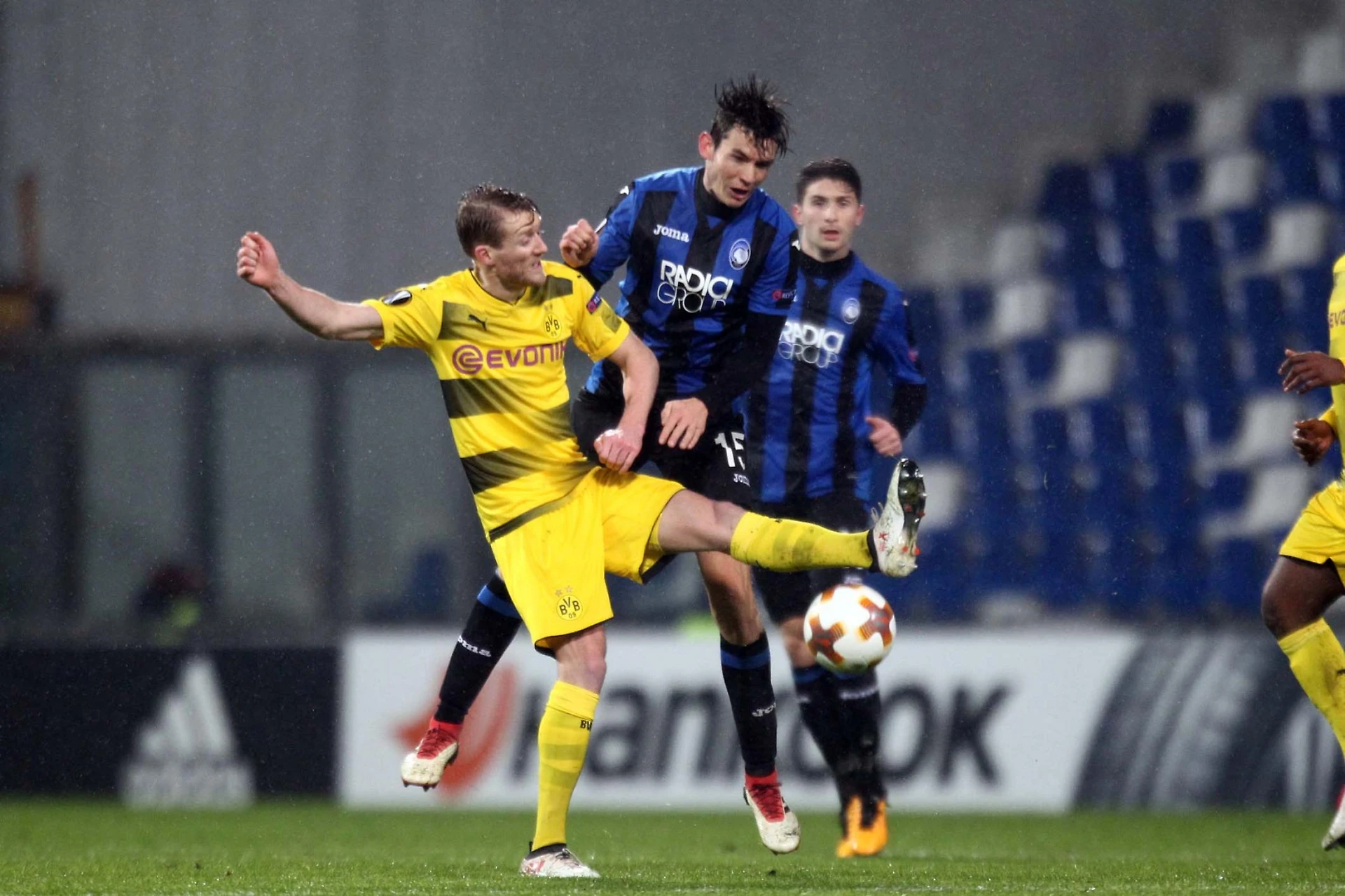 Atalanta, il sogno svanisce a cinque minuti dal 90': Borussia agli ottavi