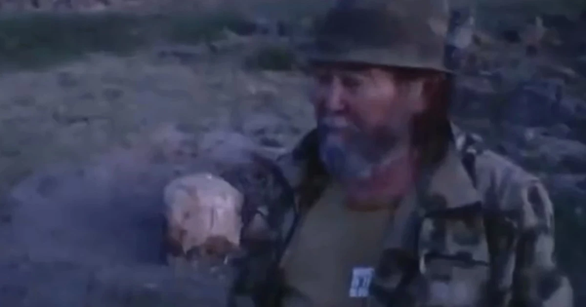 Chakassia, il rito degli sciamani per proteggere i soldati russi: "Una testa di toro offerta agli spiriti"