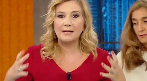 Oggi è un altro giorno, Serena Bortone prende le forbici e...: cos'è successo