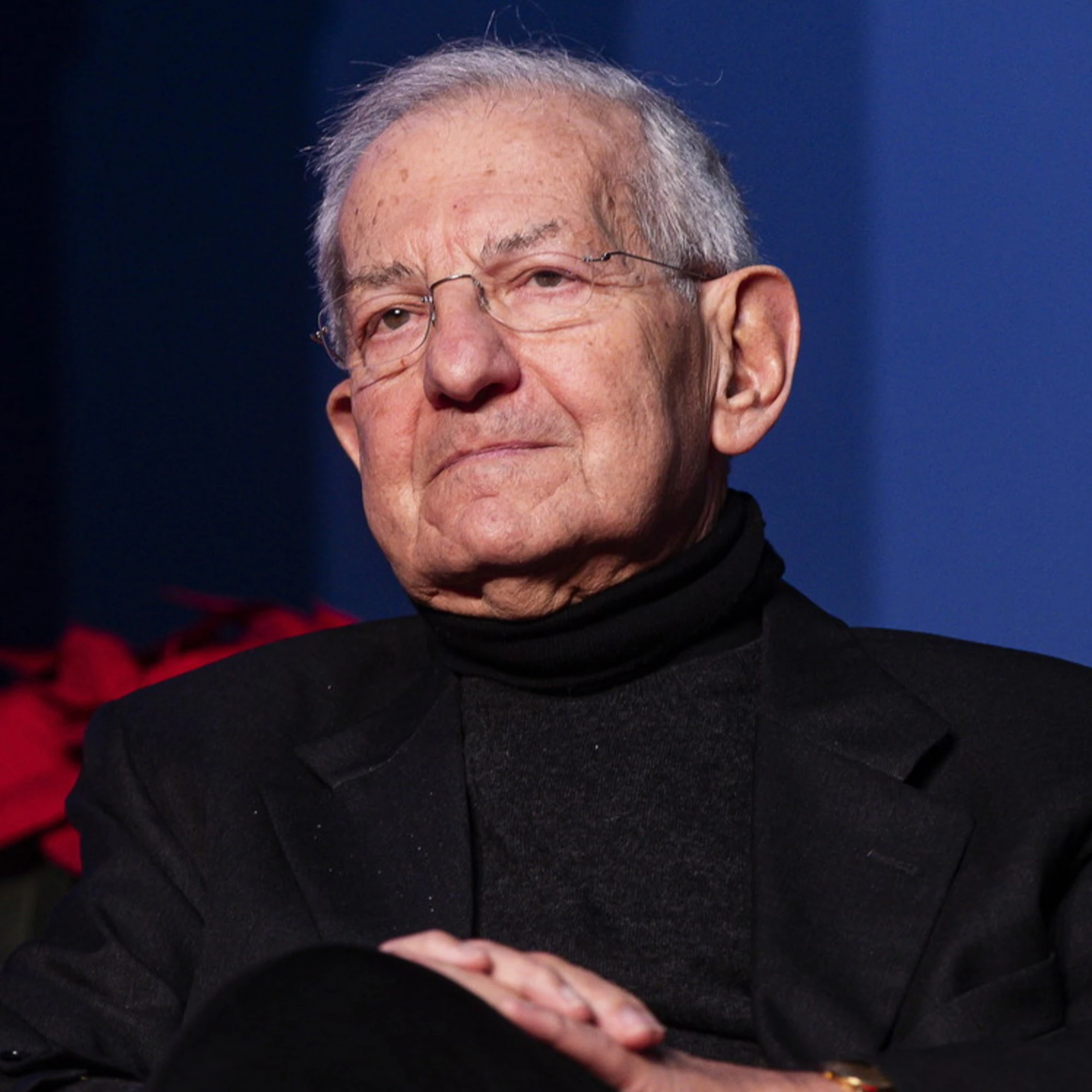 Chi piega la realtà salva un sistema malato