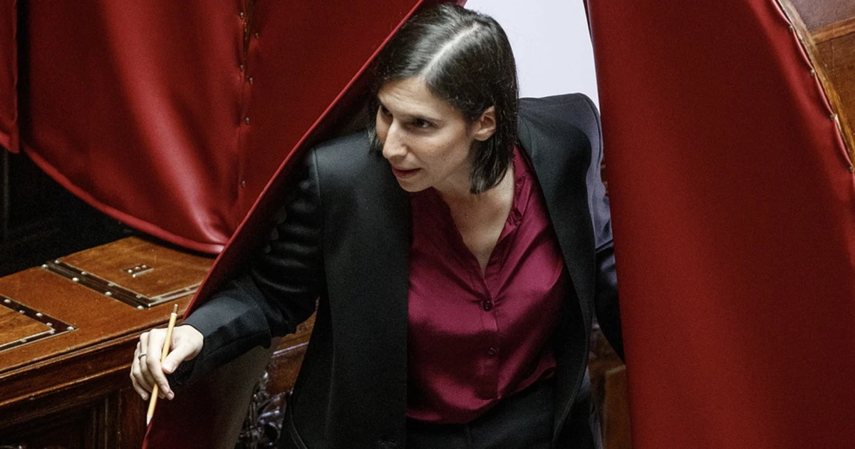Pd, esplode la guerra delle donne: "Basta, figurine"