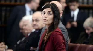 Virginia Raggi, la bomba dell'ex assessore: "Strani incontri coi russi in Campidoglio". Forse...