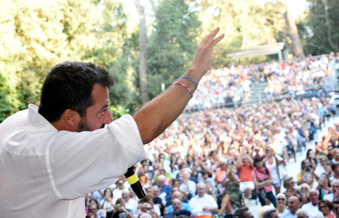 Matteo Salvini, guerra a Renzi e Boschi: "Se fanno il governo Pd-M5s andiamo in piazza"