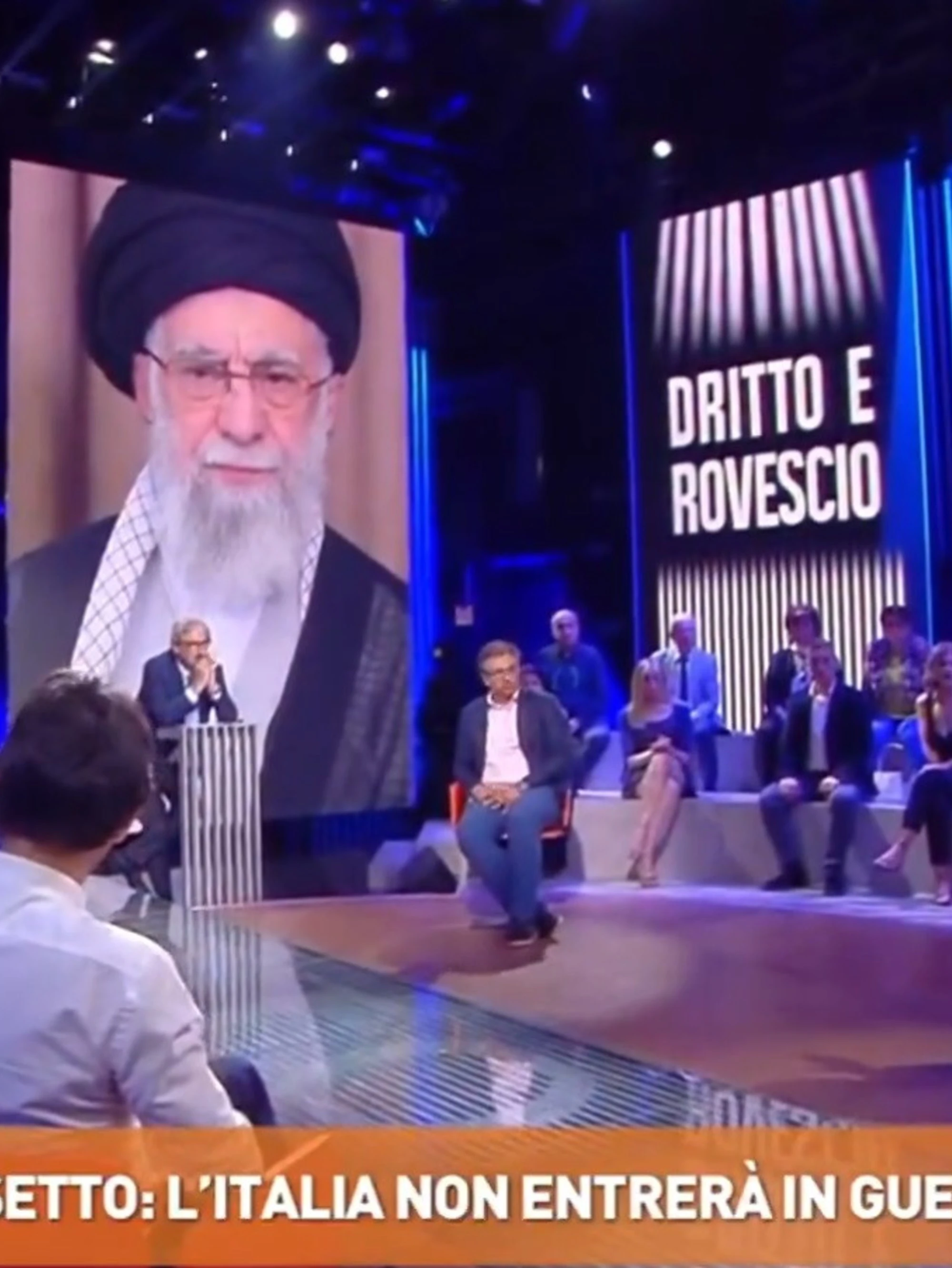 Dritto e Rovescio, il ragazzo iraniano spazza via la sinistra: "Io sono contento"