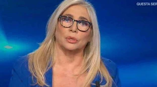 Domenica In, bomba a pochi minuti dalla diretta: "Tutto deciso". Mara Venier, tam-tam impazzito in Rai