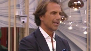Grande Fratello Vip, Antonio Zequila si scioglie: proposta di matrimonio in diretta, "perché la ho nascosta fino ad oggi"