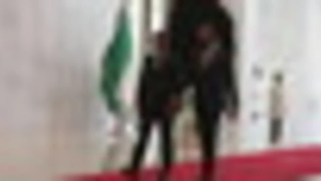 Esplosioni a Damasco durante visita Macron, l'incontro con al-Sharaa