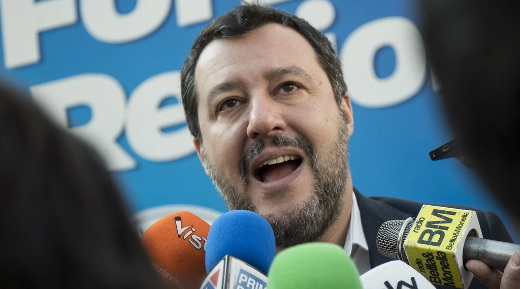 Matteo Salvini contro Conte e Di Maio: "Avete esibito Silvia Romano in tutto il mondo, ma giù le mani da lei, è una vittima"
