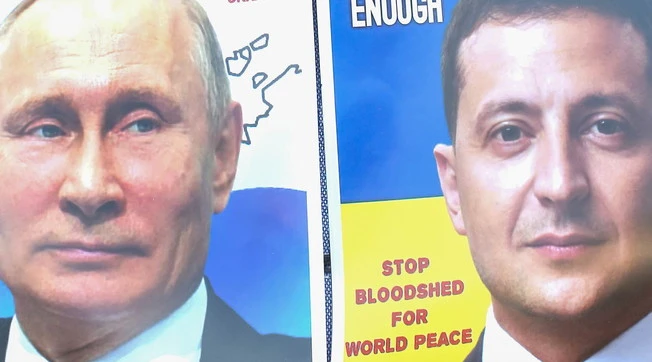 Zelensky, "quella linea nel suo sguardo che cede". L'esperto, i black-out del premier: cosa rivela il suo volto