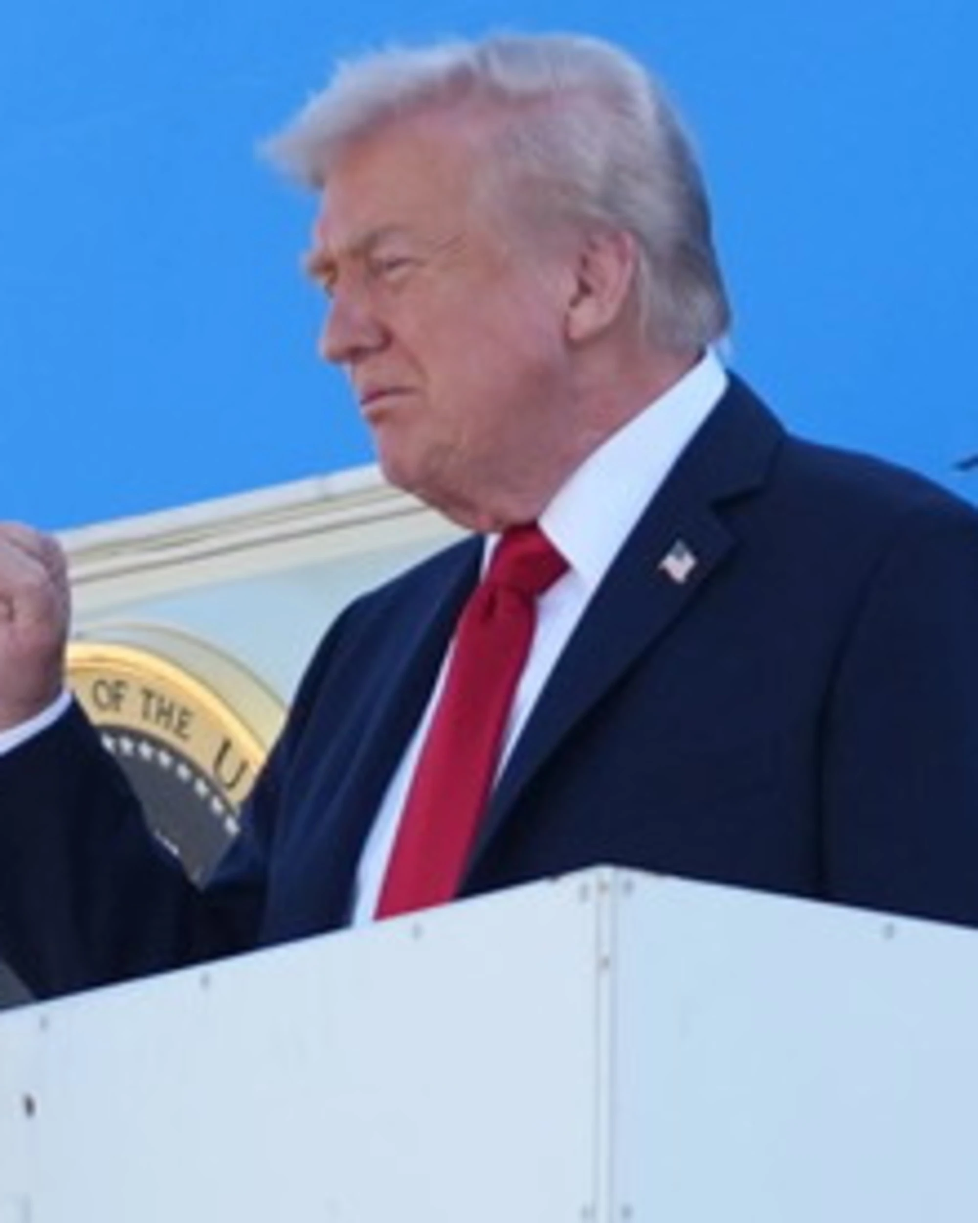 Donald Trump ora vuole la pace a Kiev: panico a sinistra