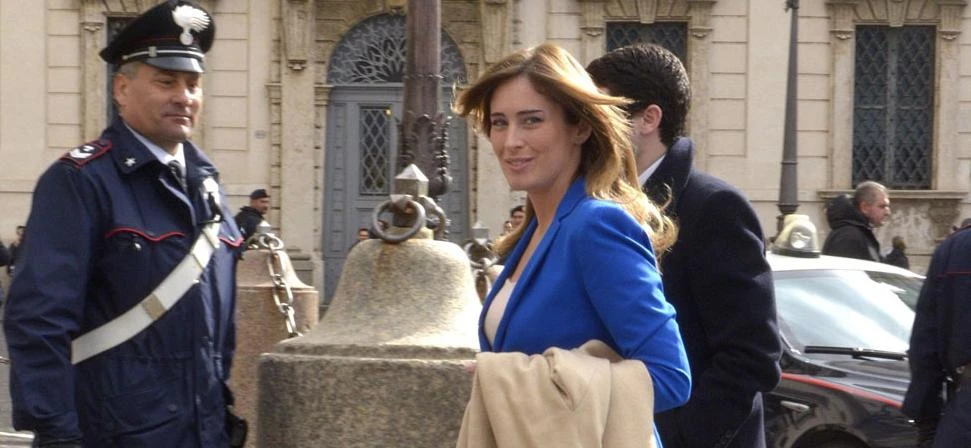 Il ministro Boschi e i 50 metri in auto blu