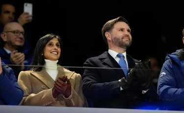 JD Vance all'inaugurazione con cravatta azzurra: il vero significato dietro il look