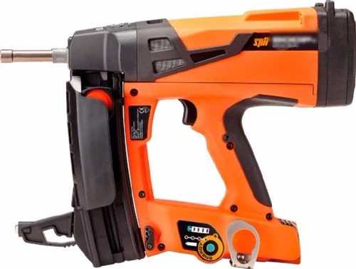 Torino, passanti feriti con la sparachiodi: la psicosi degli aghi infetti