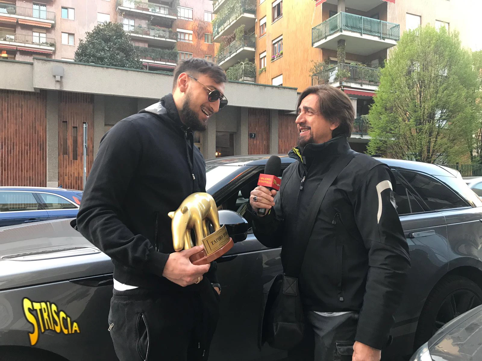 Striscia la Notizia infierisce su Gigio Donnarumma: dopo la papera, il tapiro (e la mazzata)