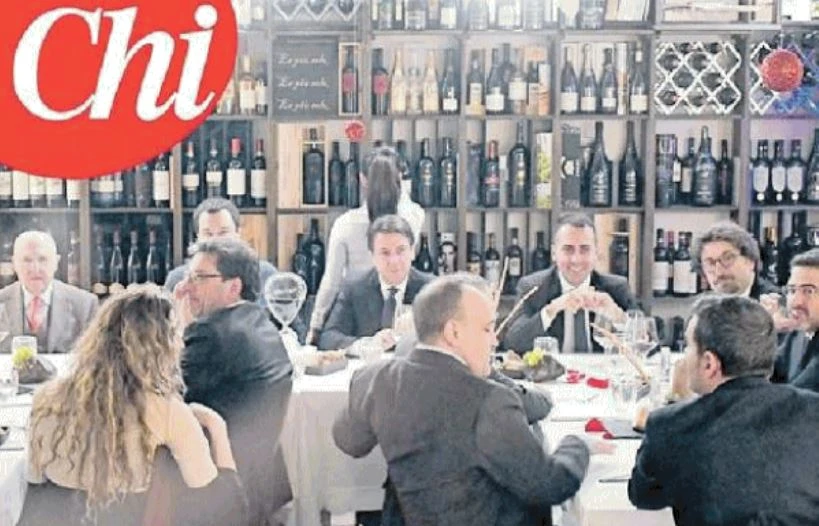 Giuseppe Conte offre la cena ai ministri. Indiscrezione di Signorini: "regalino" speciale a Salvini e Di Maio