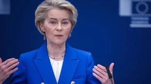 Von der Leyen: "L'ora del riarmo, dobbiamo difenderci". Lavrov: "Soldati Ue in Ucraina? Guerra con la Nato"