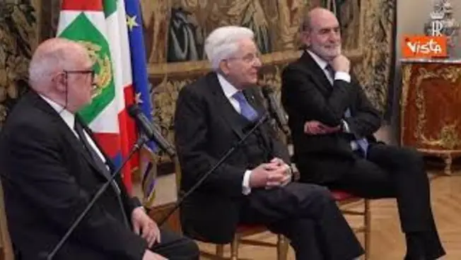 Leggi l'articolo: Mattarella: Togliere dalle mani le armi per mettere un libro