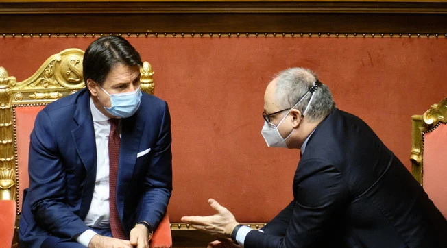 Giuseppe Conte e Roberto Gualtieri "scippati". Dagospia: "La Roma si prende l'uomo che risolveva i loro problemi"