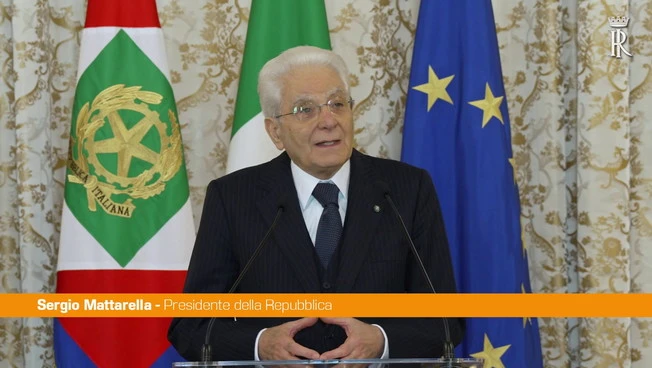 Mattarella "Polizia dà sicurezza anche di fronte ai nuovi pericoli"