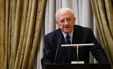 Vincenzo De Luca, bomba da 3 milioni di euro sul governatore: inchiodato da FdI