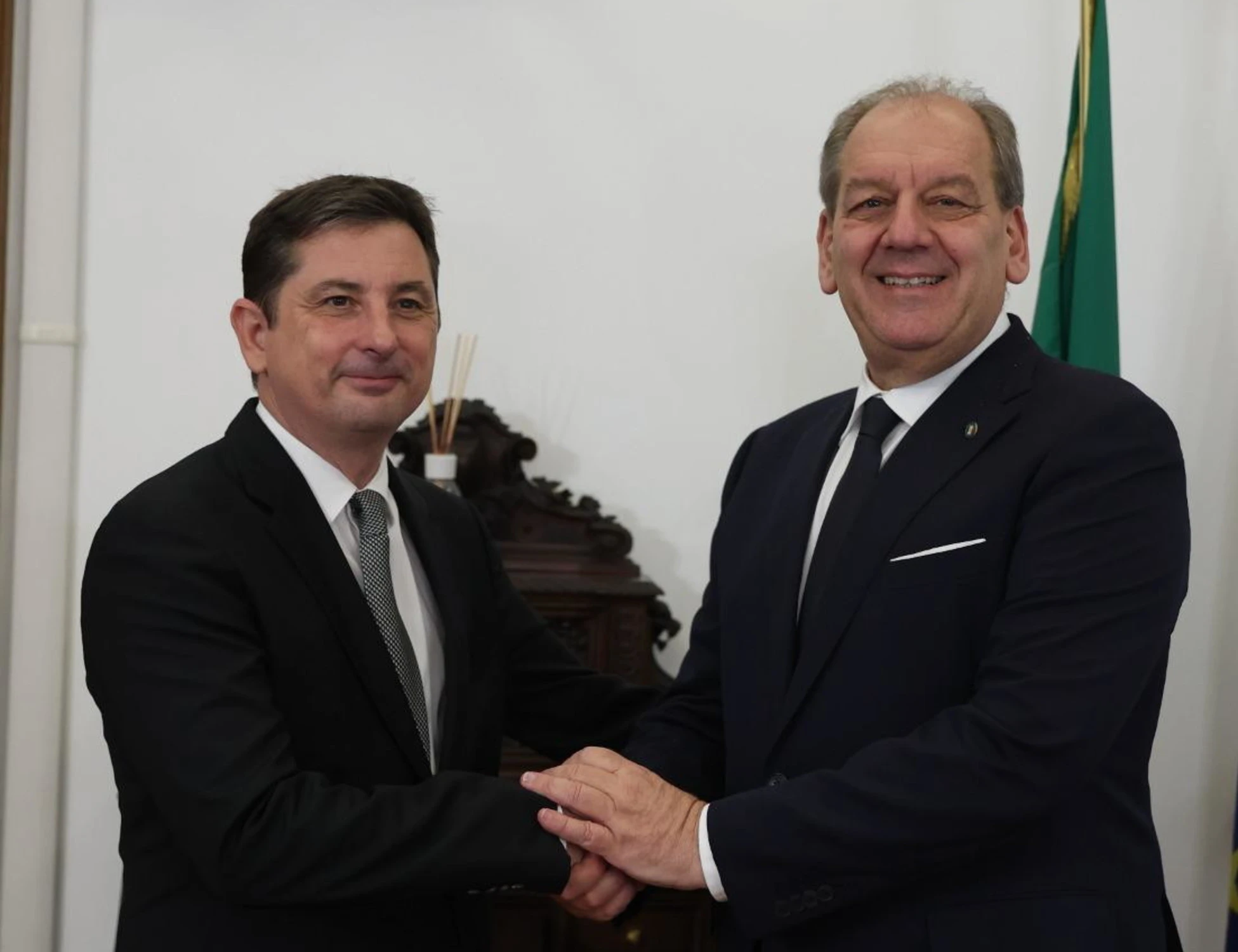 JTI rinnova il proprio impegno con la filiera tabacchicola italiana: firmato un nuovo accordo triennale per sostenerne la crescita