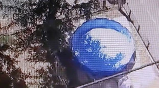 Napoli, occupa una casa del Comune e poi... La foto dall'alto: cosa state vedendo