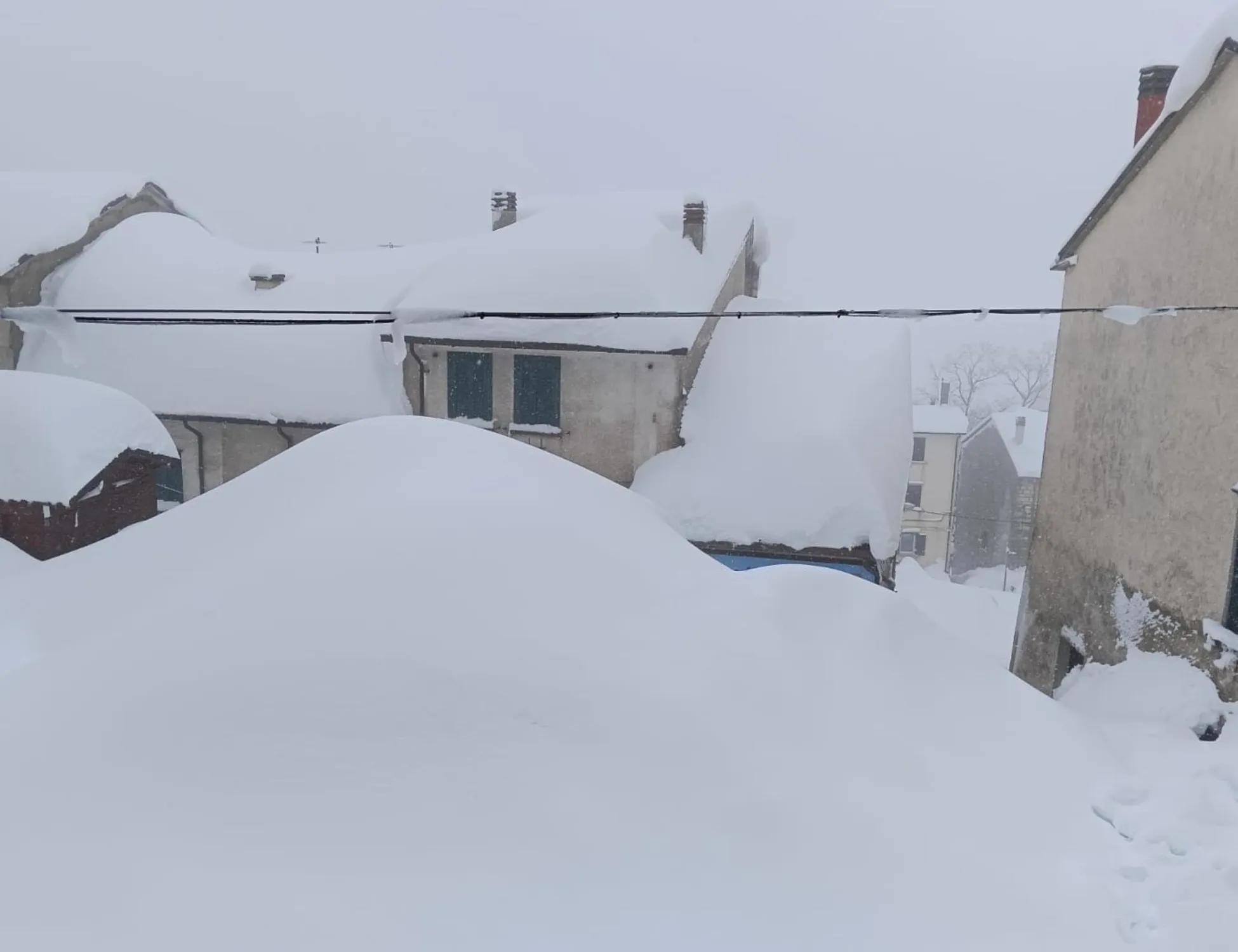 Leggi l'articolo: Capracotta sepolta dalla neve: "Benvenuti in Siberia" <span style="color: rgb(153, 0, 0);">Foto</span>