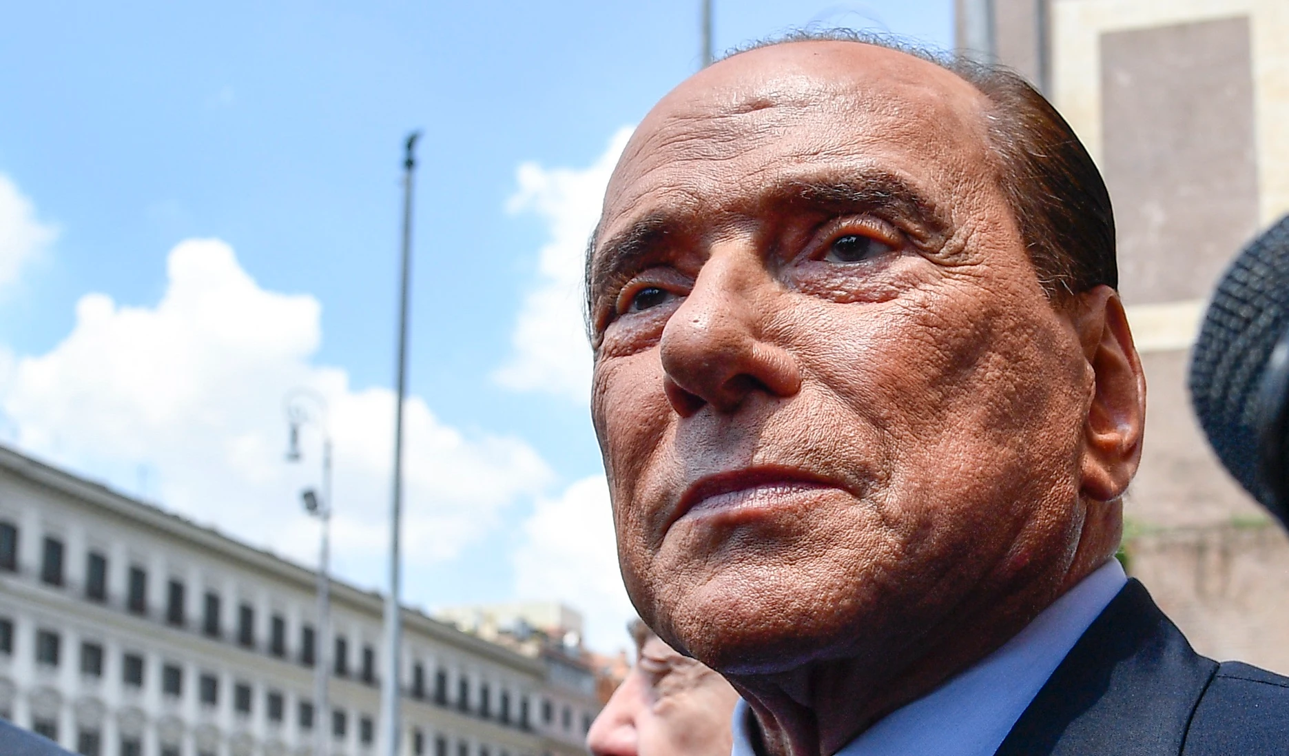 Silvio Berlusconi, la decisione estrema che scuote Forza Italia: "Dicono che il Cav entro fine anno..."