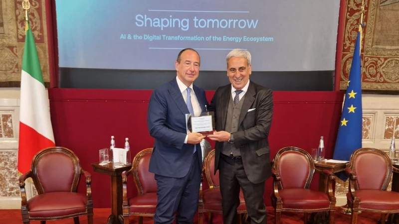 LUCA DAL FABBRO, PRESIDENTE ESECUTIVO IREN E PRESIDENTE UTILITALIA, PREMIATO “TOP MANAGER 2025” DURANTE LA CERIMONIA DI APERTURA DEL MASTER SAFE PRESSO LA SALA DELLA REGINA DI PALAZZO MONTECITORIO