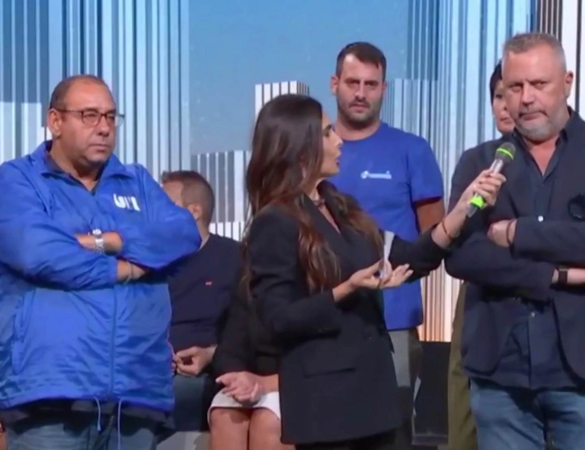 4 di Sera, gli operai umiliano la sinistra: "Vi siete chiesti perché?"