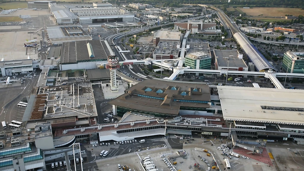Allarme bomba sul volo libanese. Atterraggio d'emergenza a Fiumicino