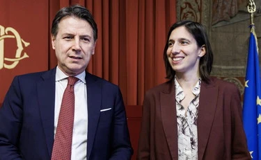 Quei pifferai dell'Italia fuori dall'Occidente