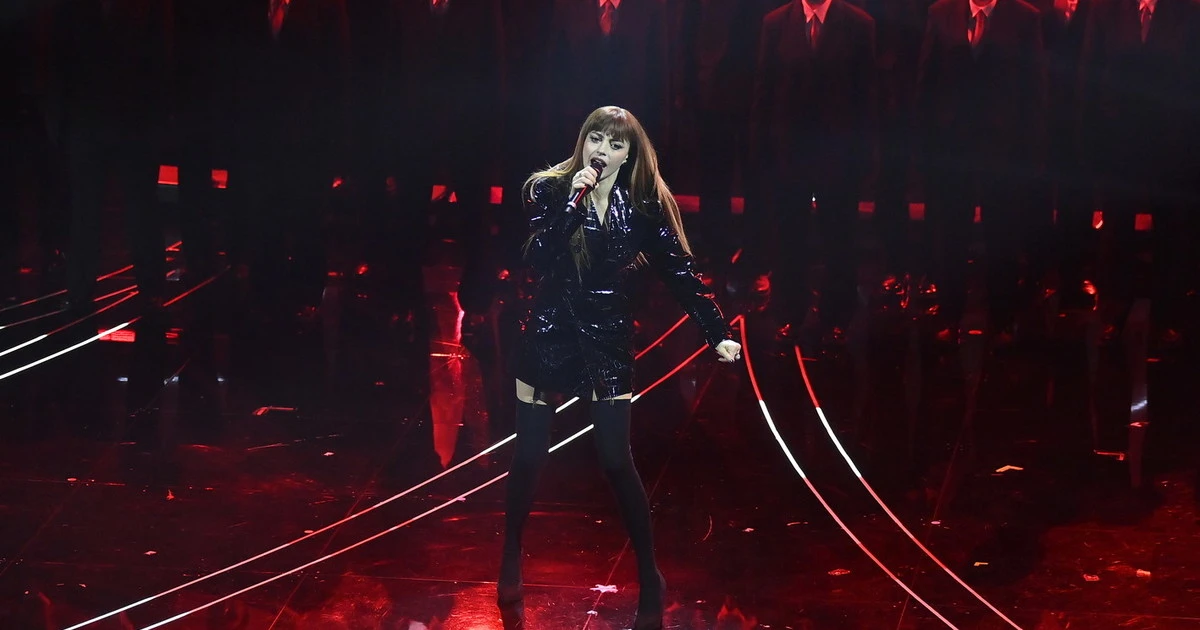 Sanremo 2024, perché Annalisa mette sempre le stesse scarpe sul palco