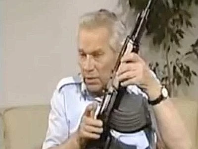 Muore a 94 anni Mikhail Kalashnikov, l'inventore del fucile d'assalto Ak-47