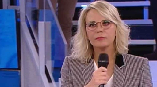 Amici, De Filippi stravolge tutto: pare che domenica prossima...