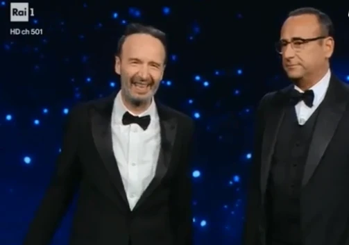 Roberto Benigni umiliato ai David di Donatello: entra in studio, non si alza nessuno