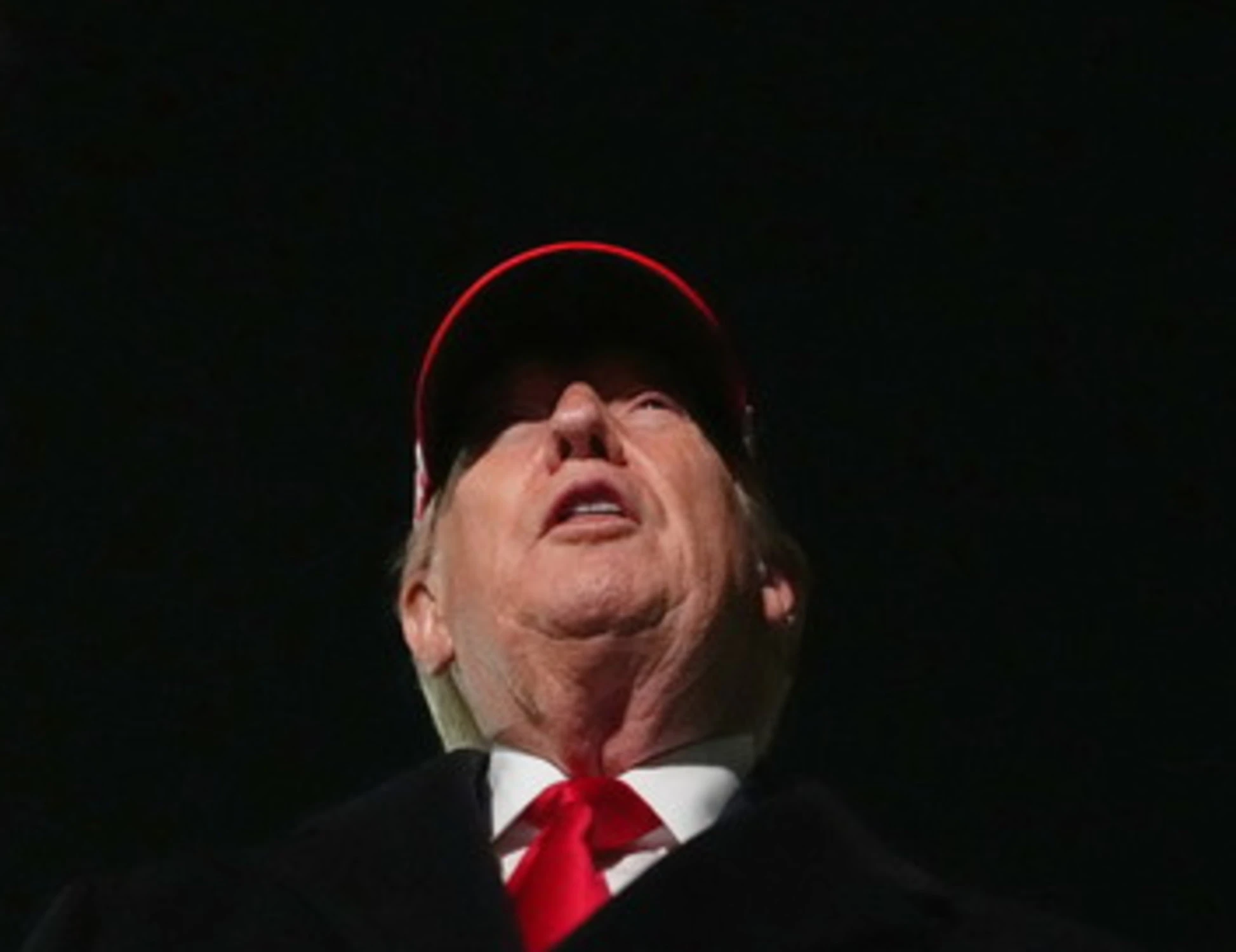 Iran, la giornata di guerra. Trump pronto a riprendere gli attacchi. Teheran: "Non ci mettete alla prova"