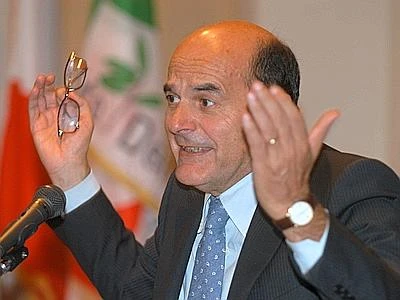 Pd, da Bersani apertura verso il centro: "Dopo il voto saremo disponibili al dialogo"