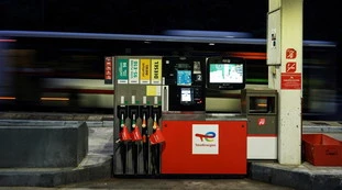 Benzina e diesel, prezzi folli? Retroscena: cosa rischia il governo