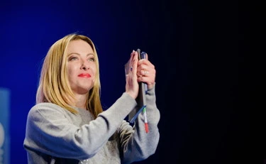 L'Ue premia Meloni: "Possibile uscita dalla procedura di infrazione in primavera"