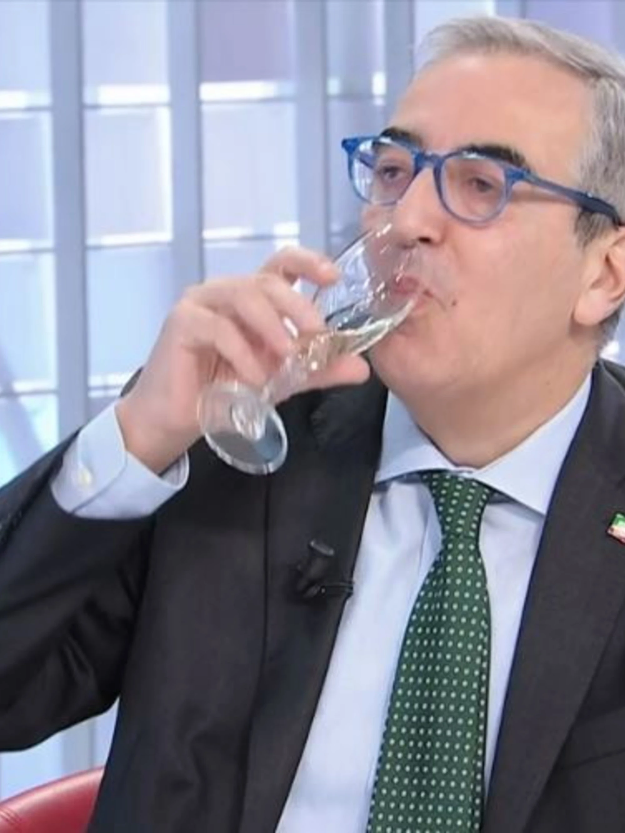 Maurizio Gasparri stronca Beppe Sala: quando Crozza faceva Sacchi...