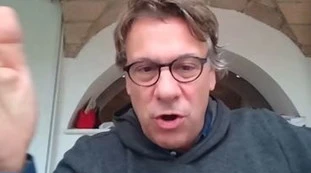 Nicola Porro, lo sfogo sui migranti: "Ue vaff***, italiani presi a calci in cu***"