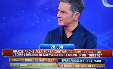 L'Eredità, "ca*** di ignoranti": forza centrifuga, sconcerto su Rai 1