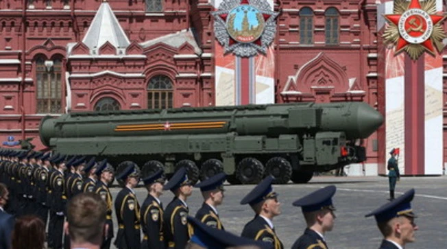 Ucraina, Vladimir Putin e le "mini-bombe atomiche". Se Zelensky resiste, "tabula rasa"