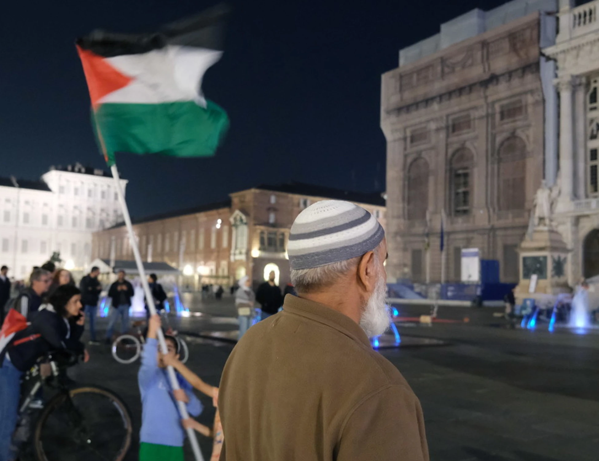 Torino, il sermone-choc dell'imam: "D'accordo col 7 Ottobre, non fu violenza"